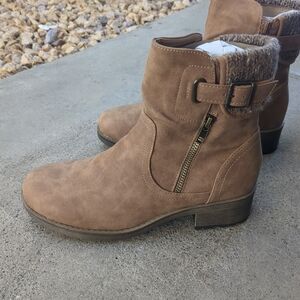 Cozy Brown Winter Boots with Faux Fur Lining